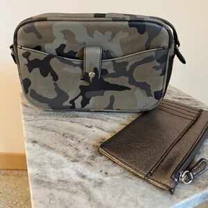 G.I.L.I Camo Leather Crossbody Purse